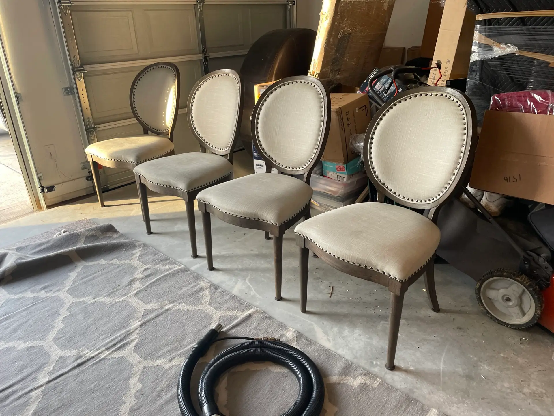 Upholstered chair cleaning service in Dallas